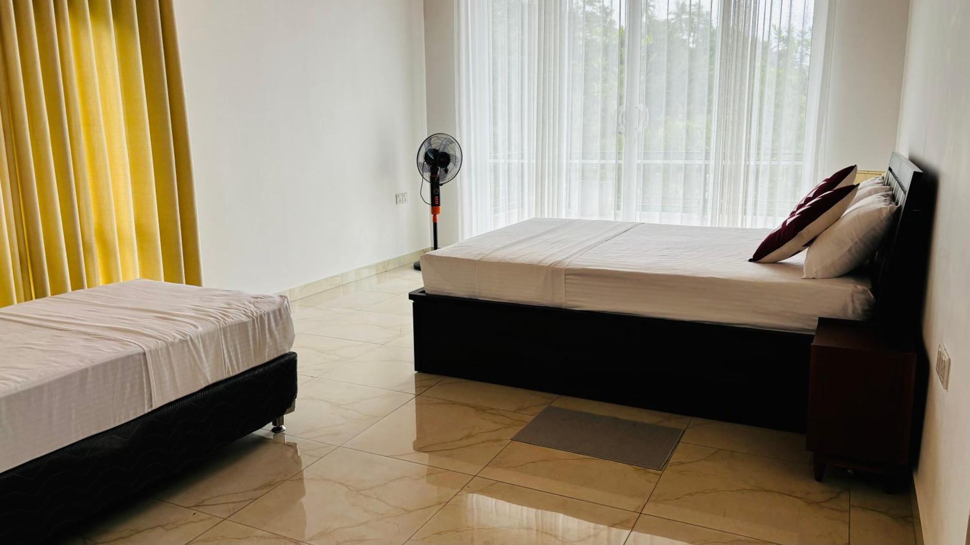 Chathu Holiday Home 캔디 객실 사진